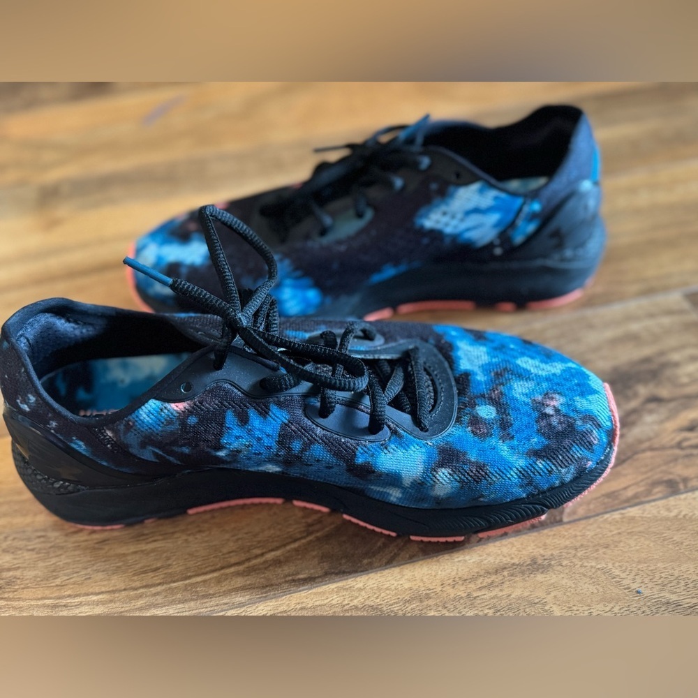 Under Armour Hovr Sonic 5 Black and blue Athletic Shoes with Bluetooth - Picture 5 of 9